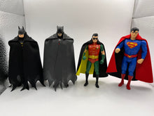 Load image into Gallery viewer, McFarlane Super Powers Wave 5 Cape Set