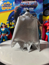 Load image into Gallery viewer, McFarlane Super Powers Wave 9 Batman Silver &amp; Black Cape
