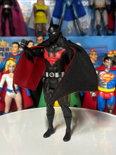 Load image into Gallery viewer, McFarlane Super Powers Wave 14 Batman Beyond Cape
